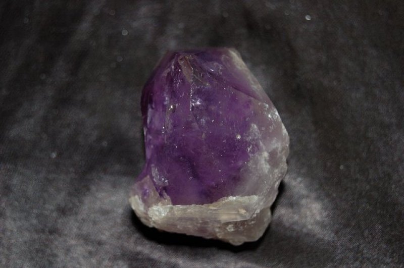 画像1: アメジストポイント（虹入り） 178g