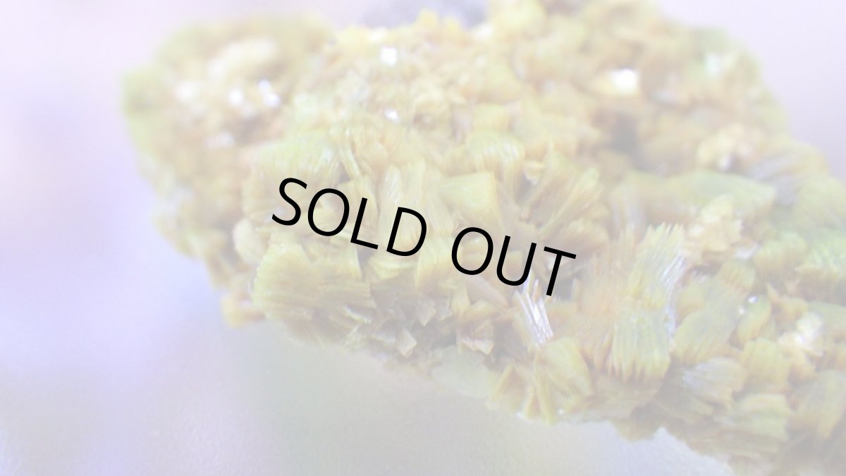 画像2: オトゥーナイト（燐灰ウラン鉱） (2)