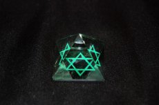 画像1: ヒマラヤクリスタル（水晶）ヘキサグラム彫ピラミッド 11g (1)