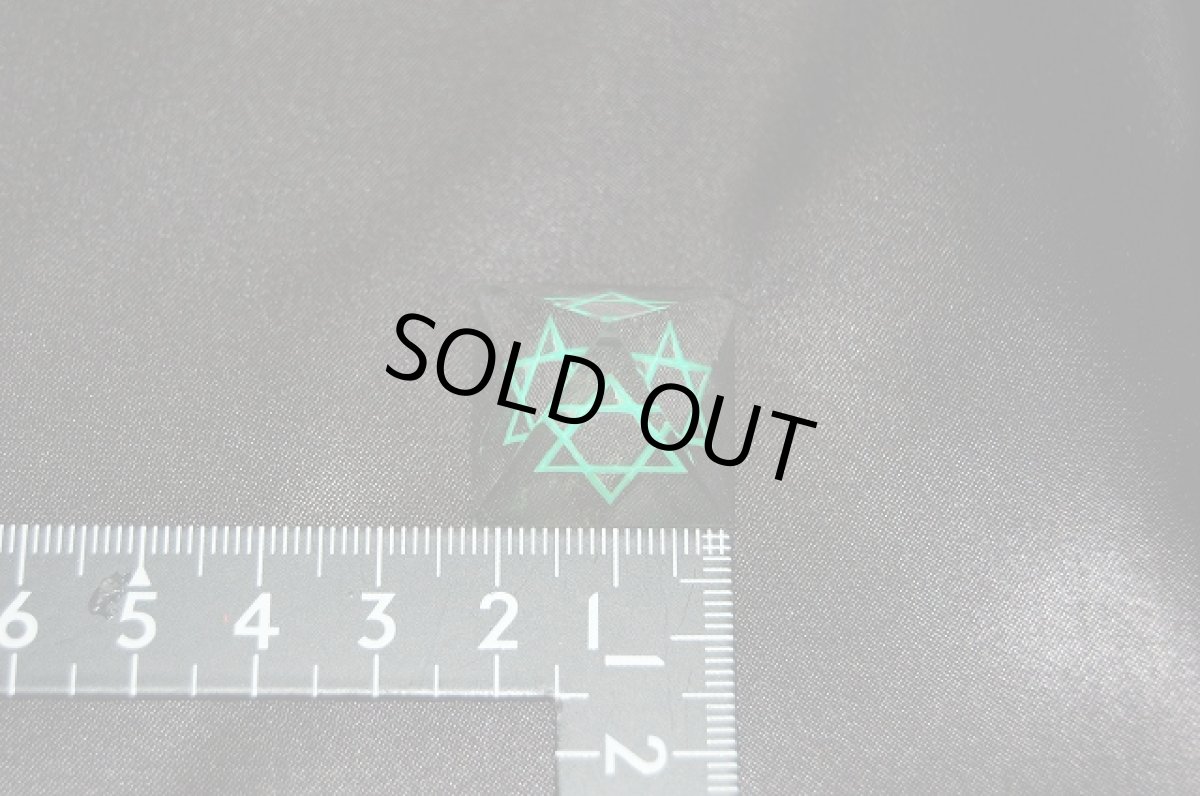 画像3: ヒマラヤクリスタル（水晶）ヘキサグラム彫ピラミッド 11g (3)