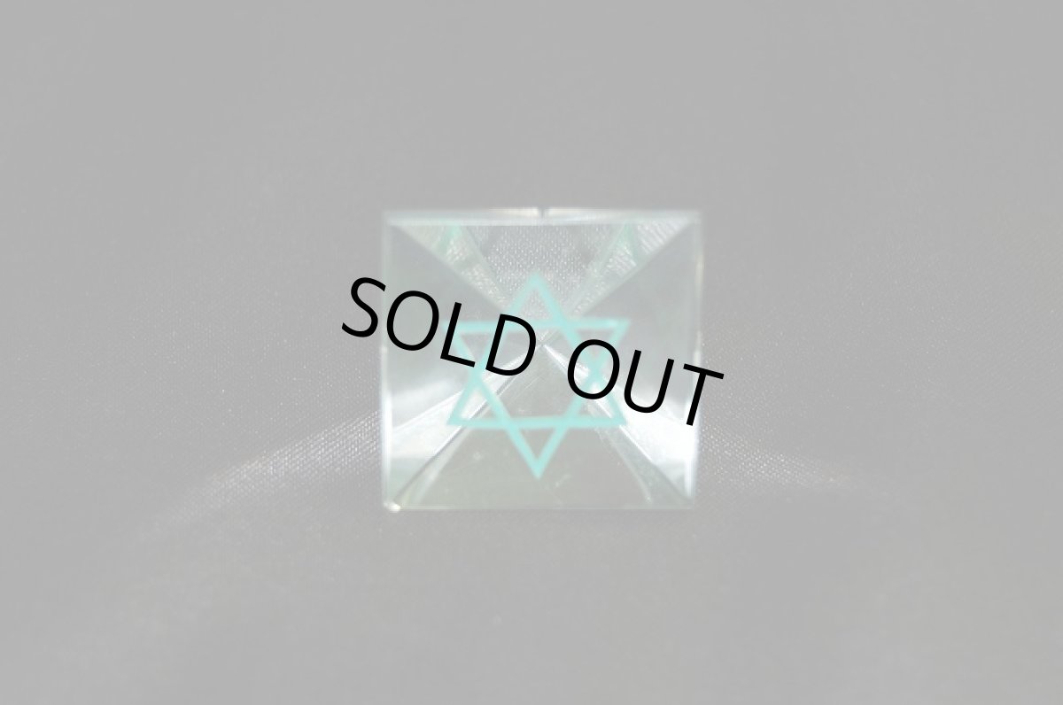 画像2: ヒマラヤクリスタル（水晶）ヘキサグラム彫ピラミッド 7g (2)