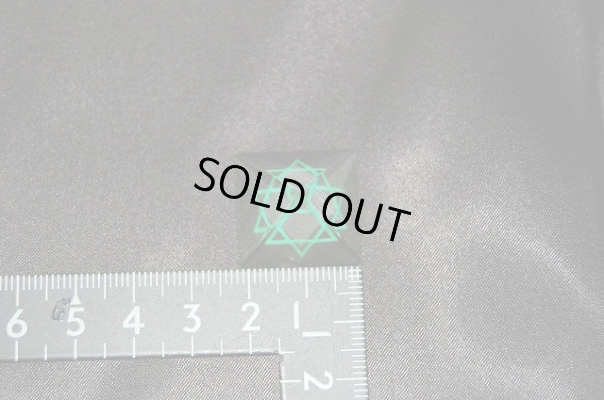 画像3: ヒマラヤクリスタル（水晶）ヘキサグラム彫ピラミッド 7g (3)