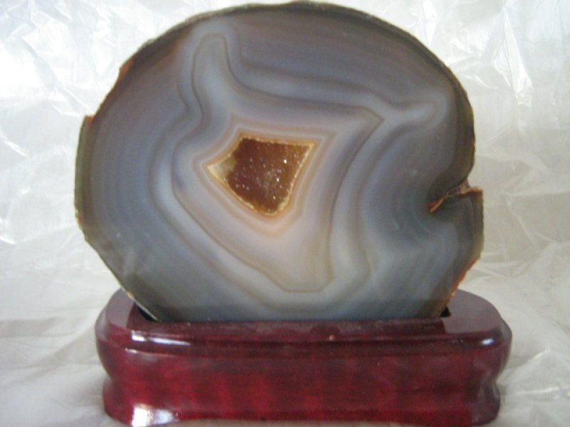 画像2: アゲート（メノウ瑪瑙）アンバースノー台座付き