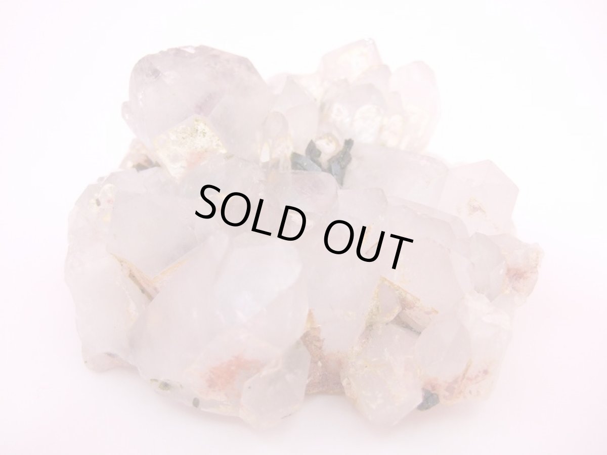 画像3: エピドート（緑れん石）付着クリスタルクラスター （水晶群晶） 203g (3)