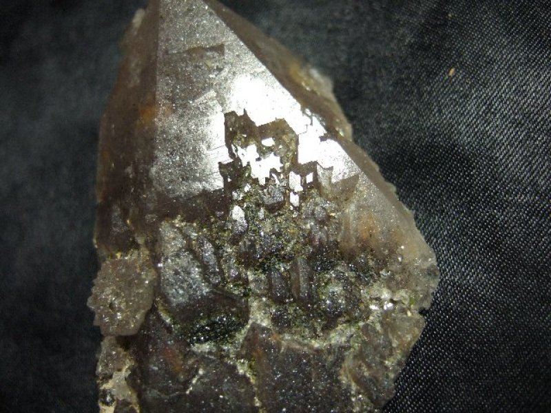 画像3: エピドート(緑れん石)付着クリスタルクラスター (水晶群晶) 34g