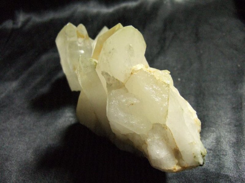 画像1: エピドート(緑れん石)付着クリスタルクラスター (水晶群晶) 414g