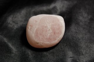 フロストローズクォーツ（紅水晶）の天然石 パワーストーンの販売