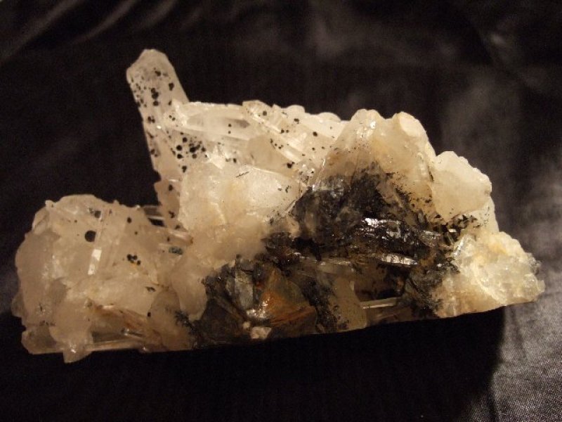 画像1: 板状へマタイト付き水晶クリスタルクラスター(かなりレアストーン)