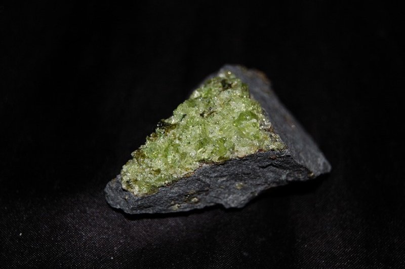 画像1: ペリドット原石(カンラン石)