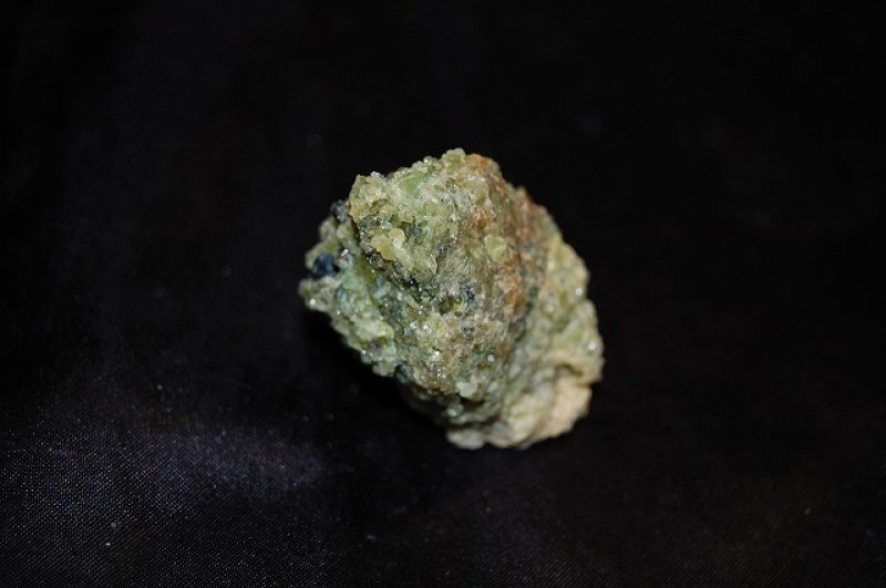 画像1: ペリドット原石（カンラン石）