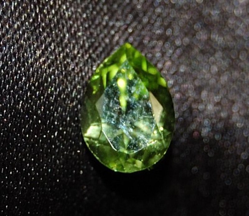 画像2: ペリドット（カンラン石） ルース ケース付き