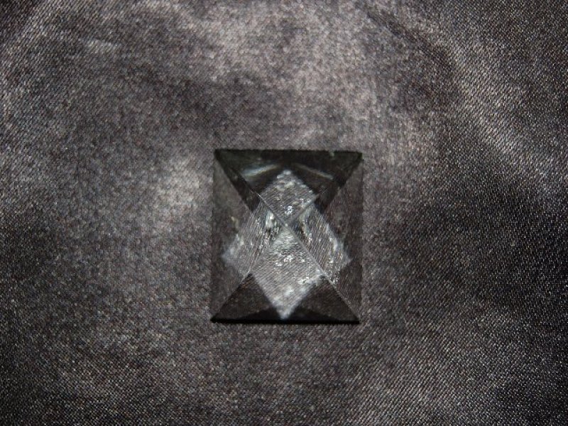 画像1: ヒマラヤクリスタル(水晶)ピラミッド 10g