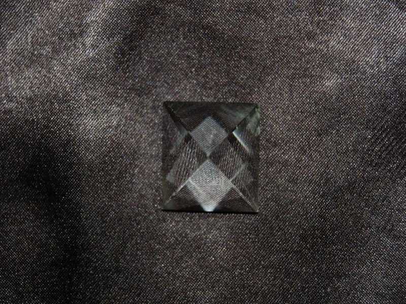 画像1: ヒマラヤクリスタル(水晶)ピラミッド 6g