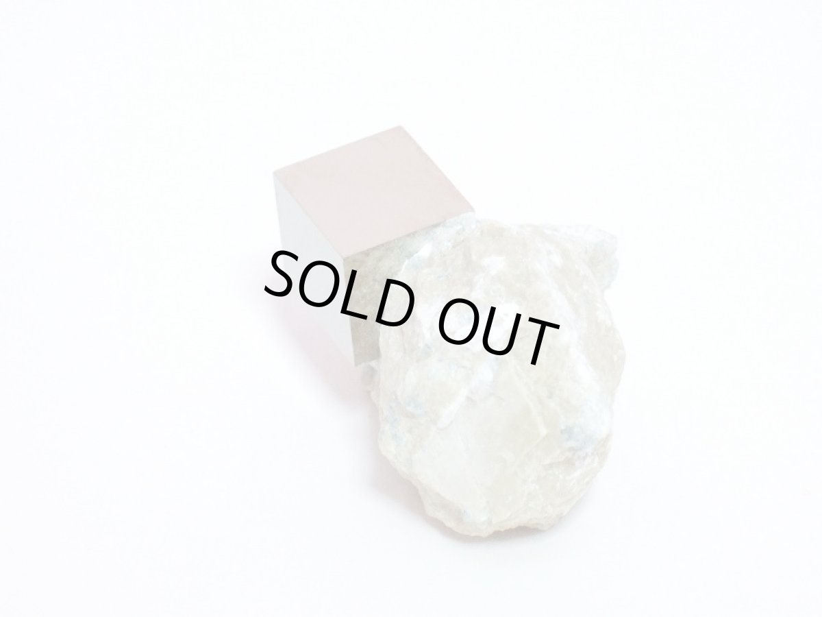 画像3: パイライト（黄鉄鉱）結晶 (3)