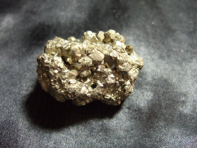 画像1: パイライト（黄鉄鉱）原石