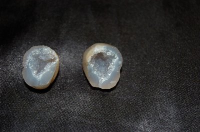 画像1: 水晶（ジオード）ペア 5g