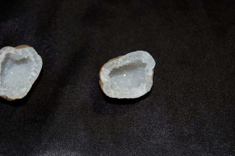 画像1: 水晶(ジオード)ペア 8g