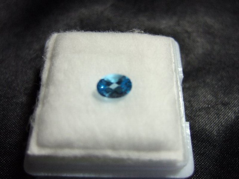 画像1: ブルートパーズ(黄玉) ルース ケース付き