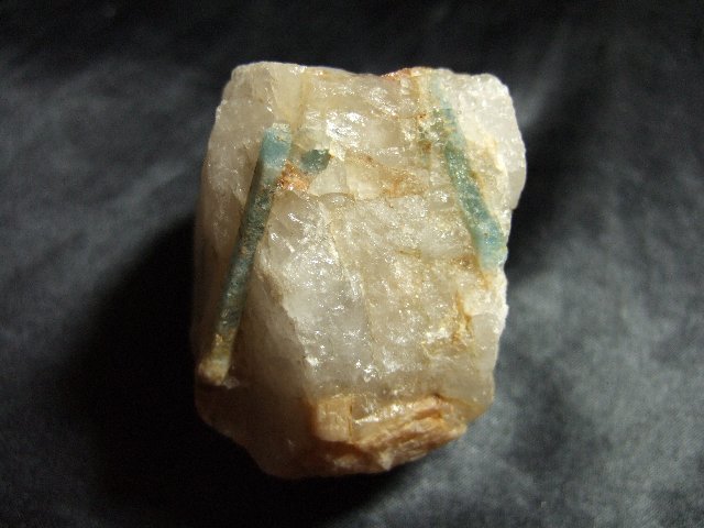 アクアマリン（緑柱石）結晶                                        [aqua6]